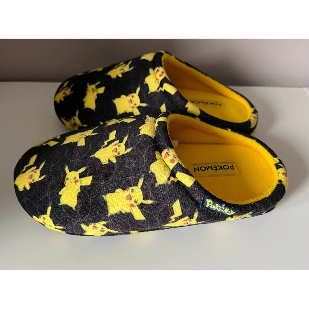 Kids Pokémon Pikachu Clog Slippers Size 3 NWOT Gripper Bottom